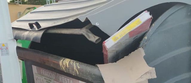 Sorprendidos en Benicarló tirando láminas de parqué en la Partida Covatelles