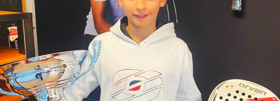 Javi Bolumar Ortí, de Vinaròs, campeón del Máster de menores en el Club Padel Bela