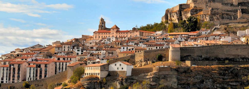Morella dóna la benvinguda al 2021 des dels balcons