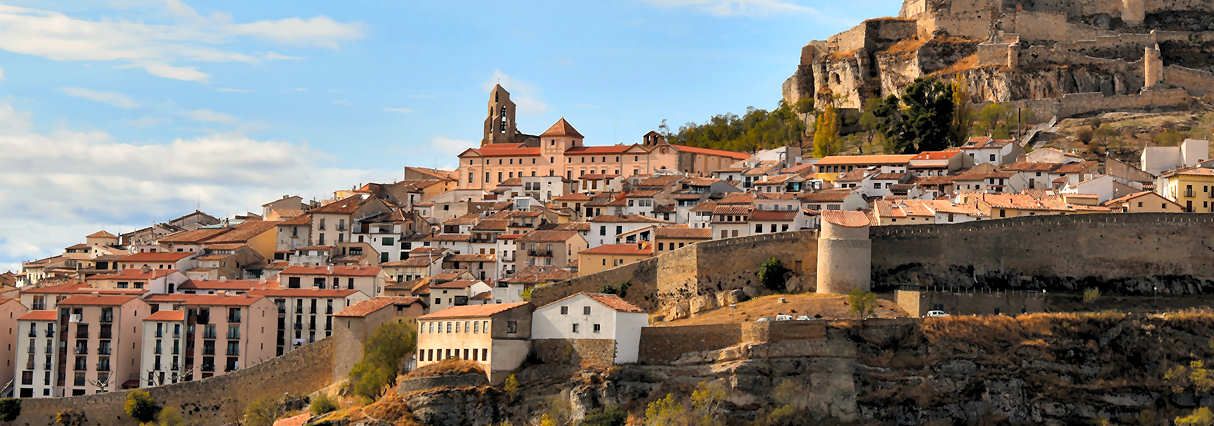 Morella dóna la benvinguda al 2021 des dels balcons