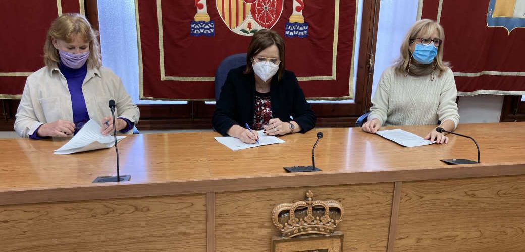 Benicarló renova el conveni per a controlar les colònies de gats al nucli urbà