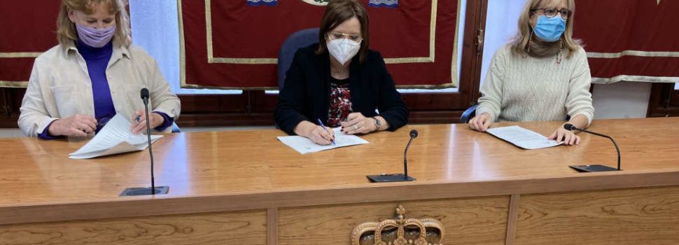 Benicarló renova el conveni per a controlar les colònies de gats al nucli urbà
