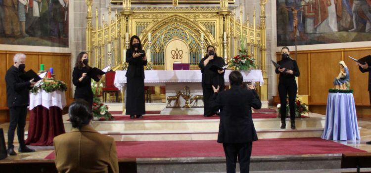 Concierto con mascarilla de la coral juvenil Sant Sebastià de Vinaròs