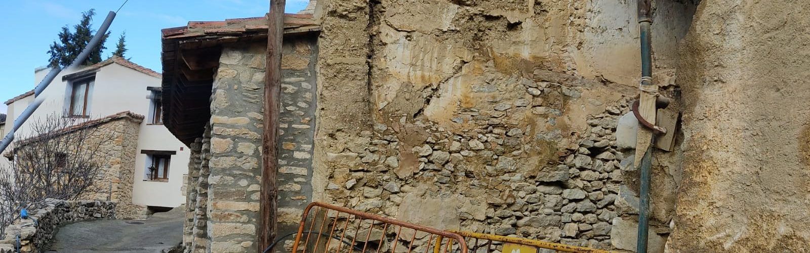 Veïns d’Ortells urgeixen solucions al risc d’enderrocament d’una vivenda sobre els safaretjos