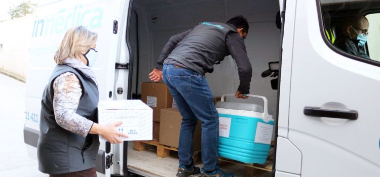 Sanidad reanuda este martes la vacunación en la Comunitat Valenciana, tras el retraso sufrido por Pfizer