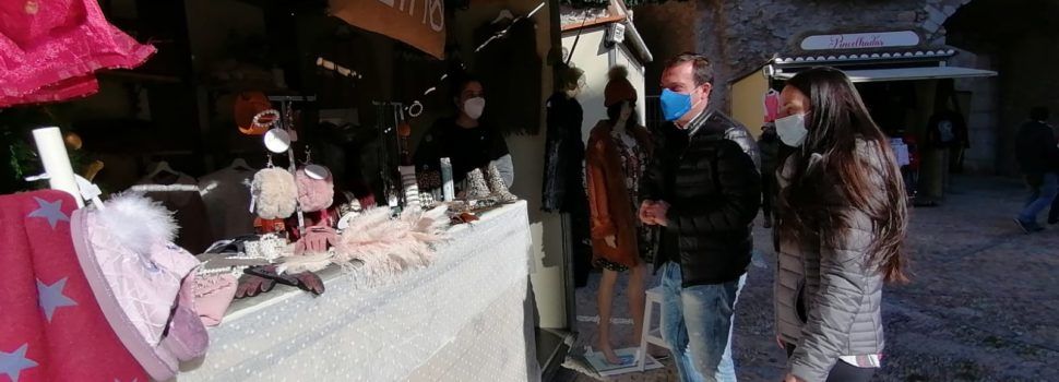 Peñíscola inaugura su Mercado Navideño en la Plaza Santa María