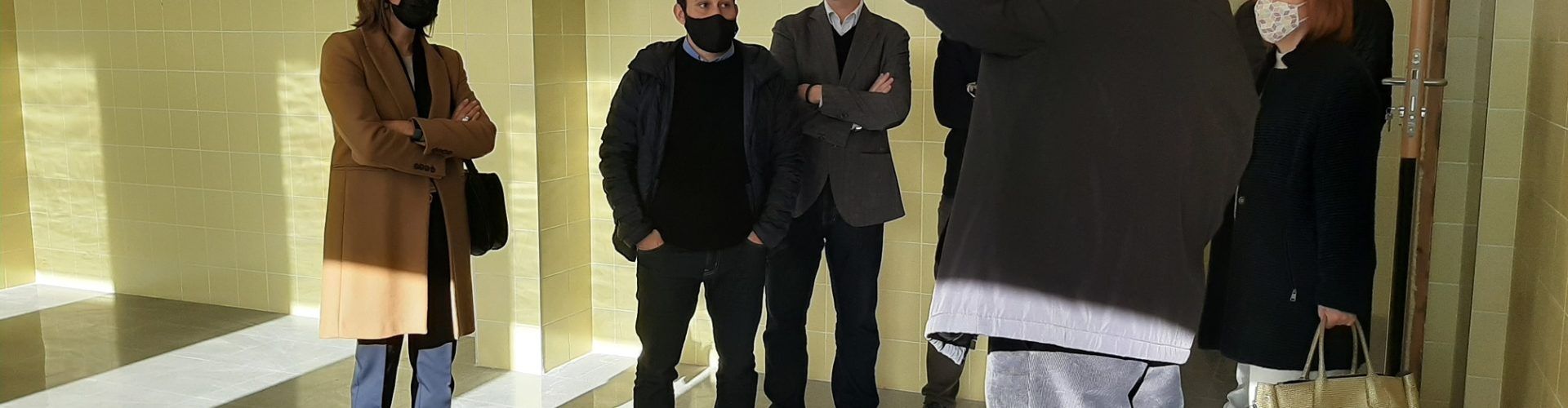 Comença la instal·lació de mobiliari i material per obrir l’11 de gener el nou col·legi de Canet lo Roig