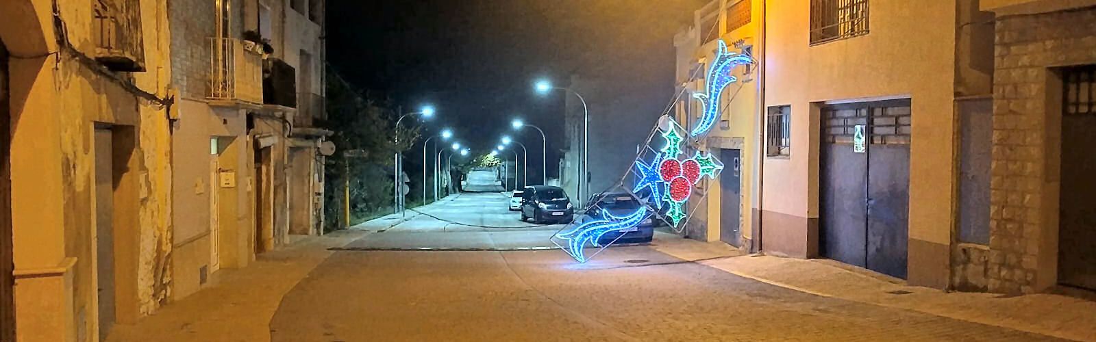 Es despenja un arc de llums nadalencs a La Jana