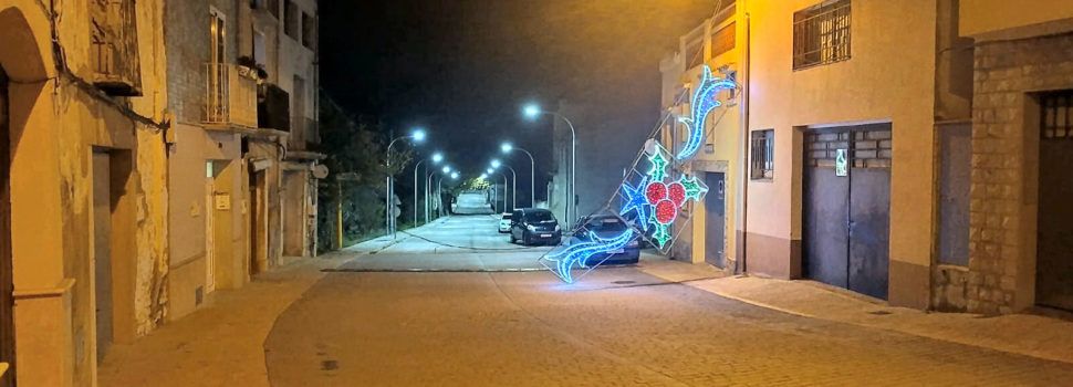 Es despenja un arc de llums nadalencs a La Jana