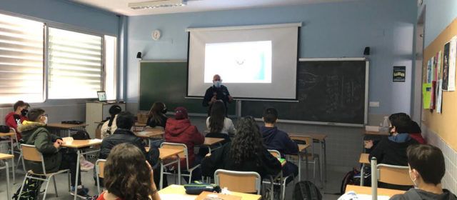 L’Ajuntament d’Alcalà-Alcossebre continua amb xarrades per al joves per previndre el consum de drogues entre els joves