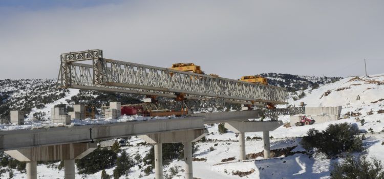 Talls interminents de la N-232 per acabar un altre dels viaductes del port de Querol