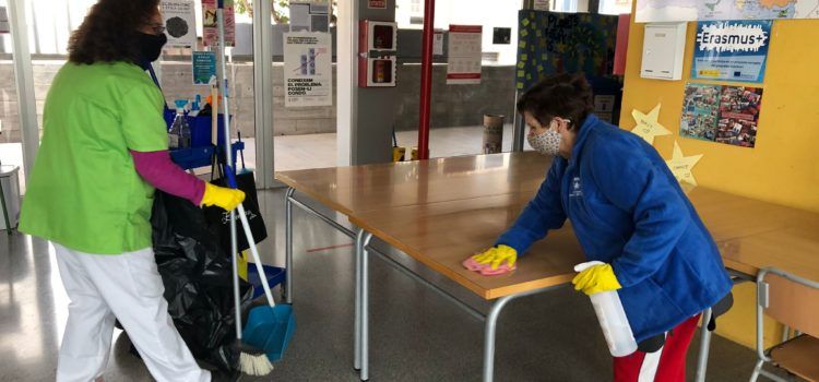 El Ayuntamiento de Alcalà-Alcossebre contrata a tres personas desempleadas para trabajos de prevención de la COVID-19 dentro del programa Avalem Experiència- ECOVID 2020