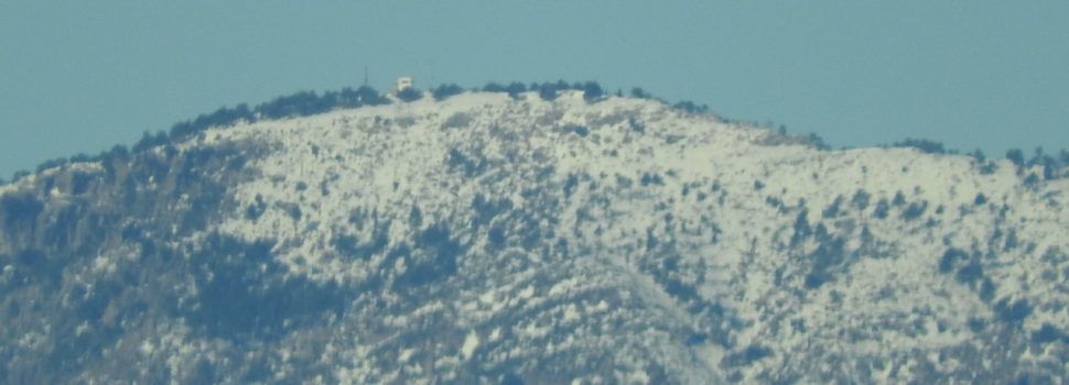 Fotos: El Turmell encara enblanquinat, vist des de Vinaròs