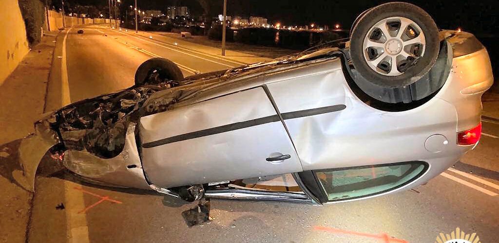 Bolca un cotxe a la carretera de la costa sud de Vinaròs