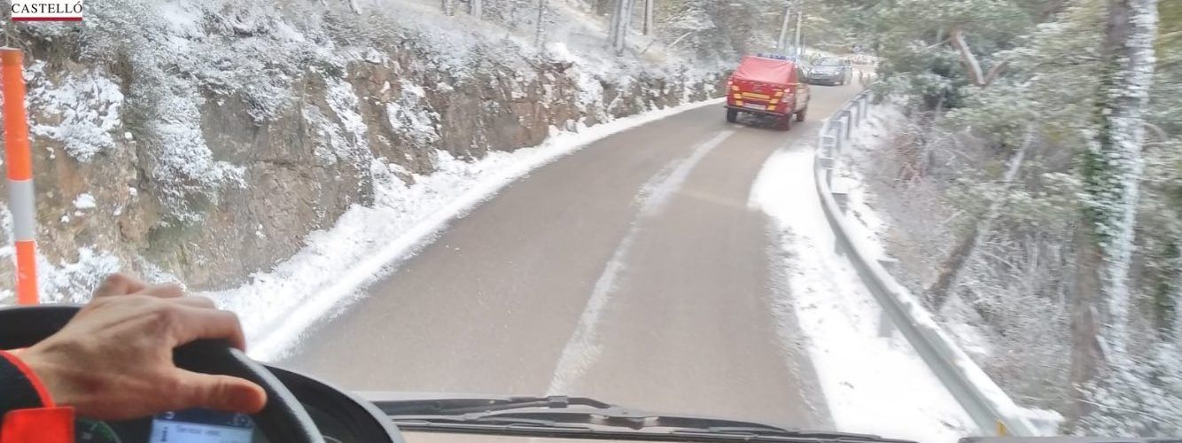 Fotos: Bomberos en acción por las nevadas