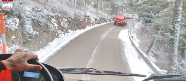 Fotos: Bomberos en acción por las nevadas