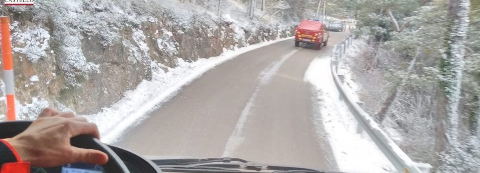 Fotos: Bomberos en acción por las nevadas