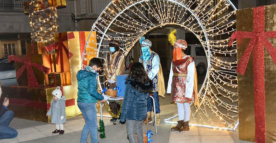 Els patges anuncien a Canet que els Reis Mags vindran molt carregats