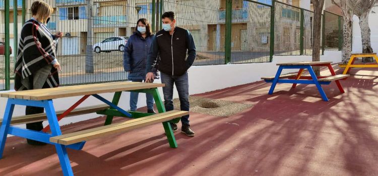 L’Ajuntament de Càlig millora l’entorn del pati del CEIP Felicinda Collell