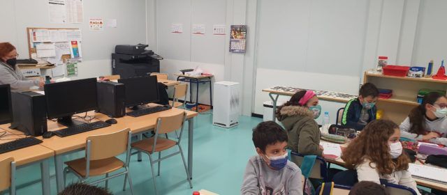El col·legi públic de Santa Magdalena posa en marxa dos purificadors d’aire