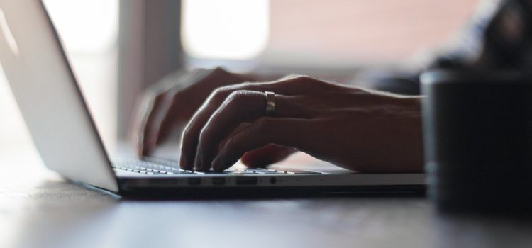 Alcanar ha impulsat formació telemàtica per a les famílies dels centres educatius