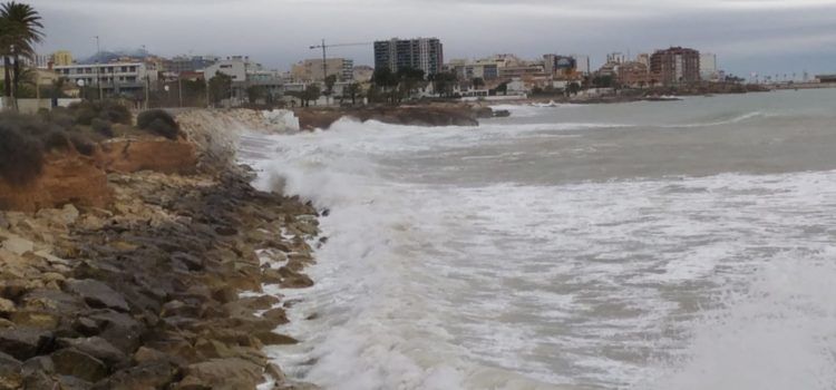 Vídeos i fotos: Temporal a la costa sud de Vinaròs