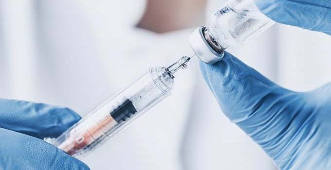 El Colegio de Médicos de Castellón exige la vacunación de los médicos que ejercen en la sanidad privada