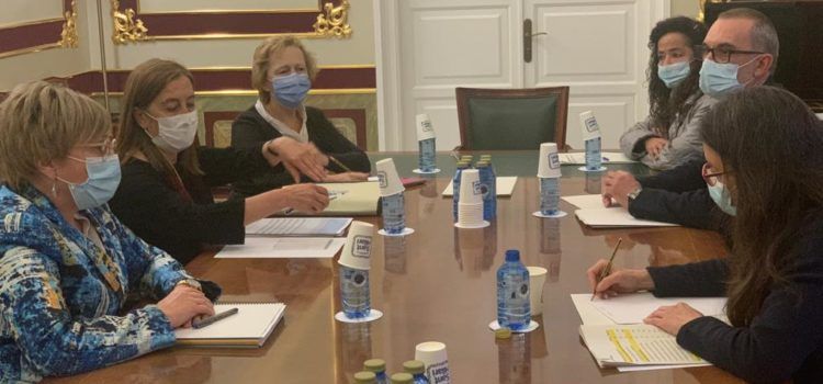 Sanitat traslada a Igualtat que 30.000 personas en residencias de mayores y diversidad funcional han sido vacunadas contra la Covid-19