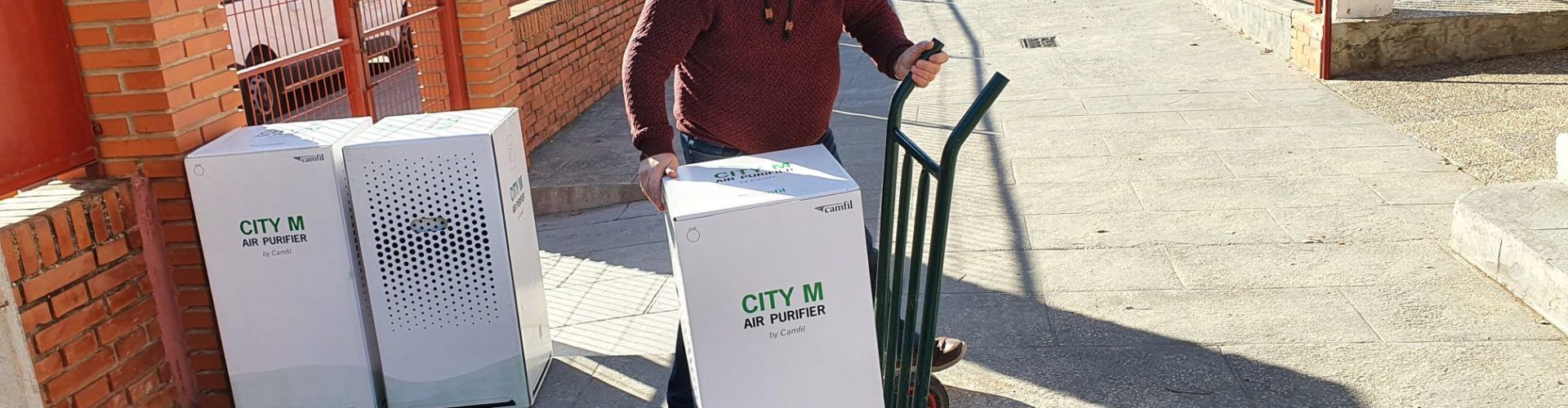 El Consell aprueba el suministro de urgencia de 8.000 purificadores de aire para los centros educativos valencianos