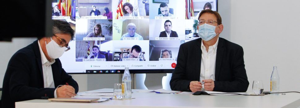 Ximo Puig explica a los alcaldes que habrá tres modalidades de vacunación