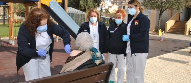 Los nuevos casos de coronavirus en las residencias de mayores disminuyen un 64% en un mes y comienza la vacunación en mayores de 90 años