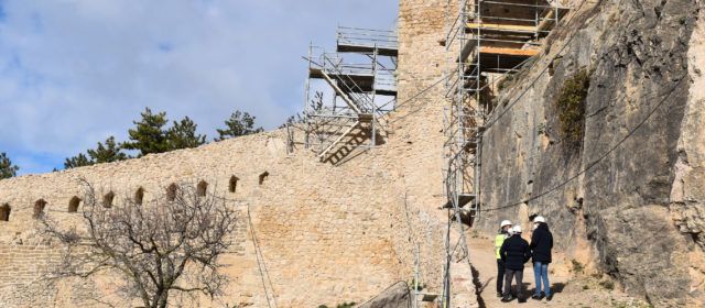 Recta final a Morella de la rehabilitació de les torres de La Pardala i Sant Francesc