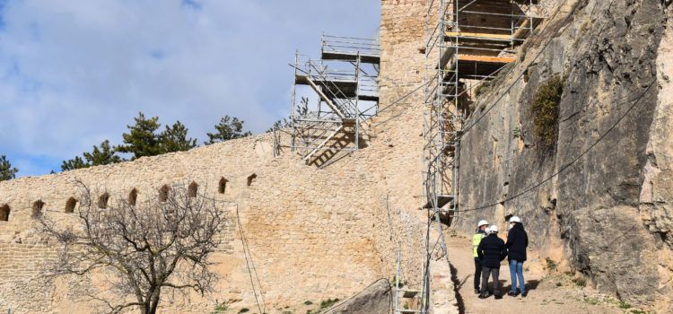 Recta final a Morella de la rehabilitació de les torres de La Pardala i Sant Francesc