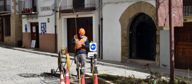 Comencen a instal·lar la nova xarxa de fibra òptica a Morella