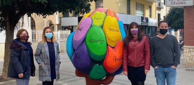 Benicarló estrena la segona carxofa artística
