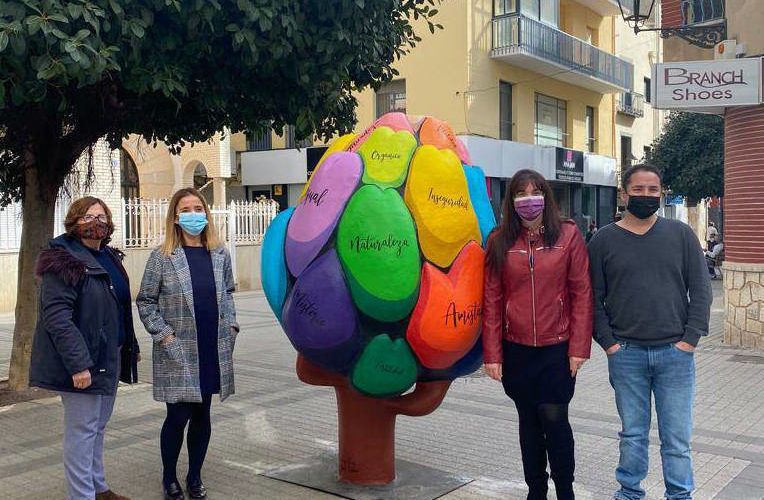 Benicarló estrena la segona carxofa artística