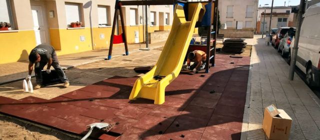 L’Ajuntament millora els parcs infantils d’Ulldecona i barris