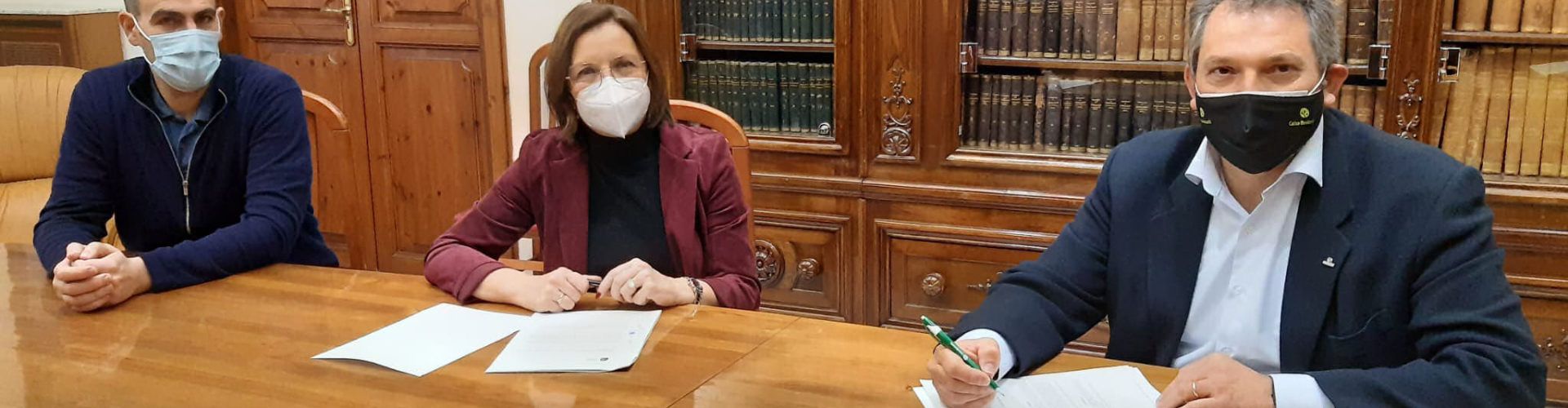 Firma del contracte amb Caixa Benicarló per a la recaptació dels tributs municipals