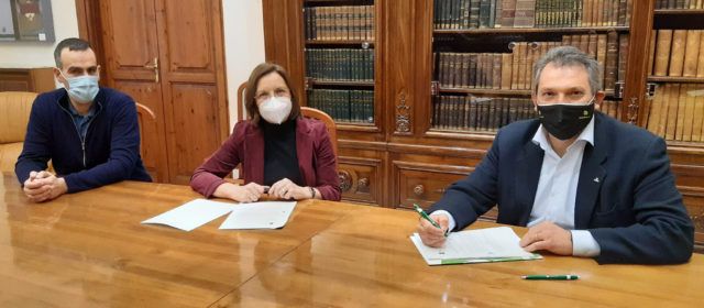 Firma del contracte amb Caixa Benicarló per a la recaptació dels tributs municipals
