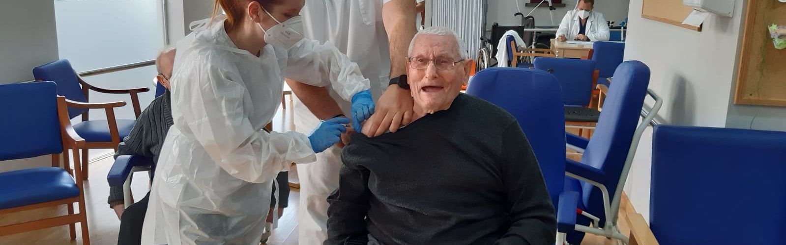 Vacunats les persones usuàries i el personal treballador del Centre de Dia Nou d’Octubre de Benicarló