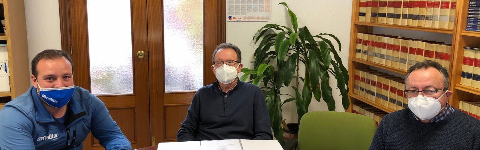 L’Ajuntament i l’Associació d’Empresaris d’Alcalà-Alcossebre treballen en la posada en marxa del Centre Comercial Digital