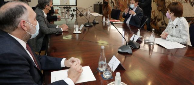 La Conselleria sigue adelante con el Plan de Vacunación, al haber suficientes dosis de Astrazeneca sin necesidad de usar el lote apartado en varios países