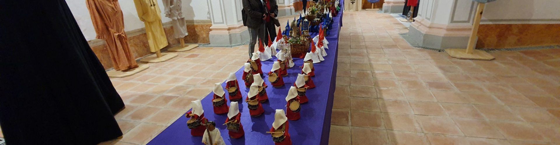 Vídeo i fotos: Exposició de la Setmana Santa de Vinaròs