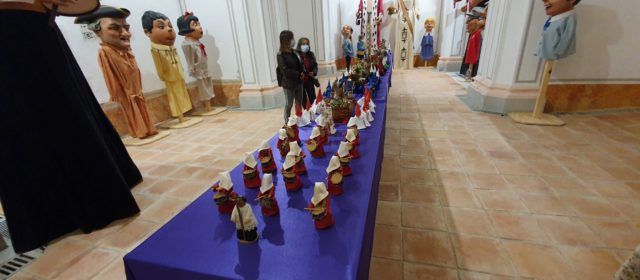 Vídeo i fotos: Exposició de la Setmana Santa de Vinaròs