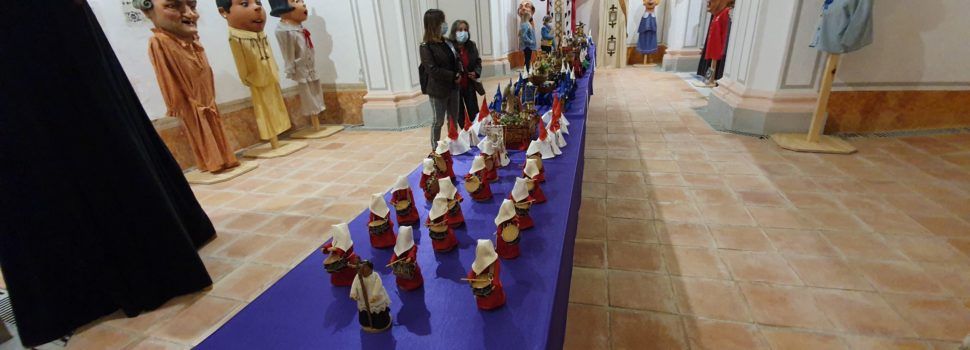 Vídeo i fotos: Exposició de la Setmana Santa de Vinaròs