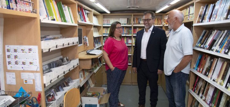 La Diputació ampliarà a més comarques de l’interior el servei de biblioteca mòbil amb l’adquisició d’un nou bibliobús