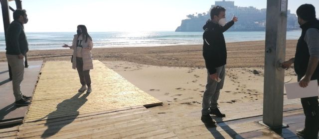 Peníscola prepara les platges per a una Setmana Santa enfocada en el visitant de proximitat