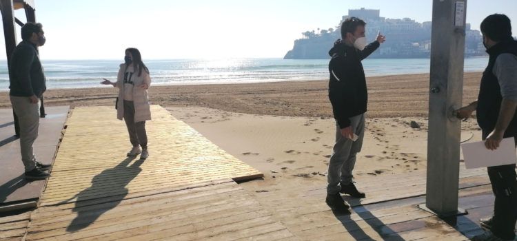 Peníscola prepara les platges per a una Setmana Santa enfocada en el visitant de proximitat