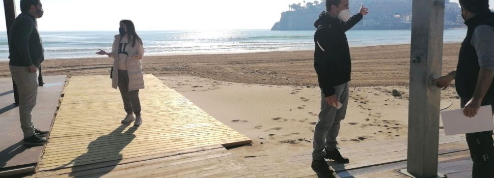 Peníscola prepara les platges per a una Setmana Santa enfocada en el visitant de proximitat