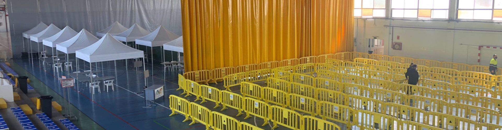 El pavelló poliesportiu de Vinaròs, preparat per a la vacunació de la comunitat educativa de tot el Departament de Salut